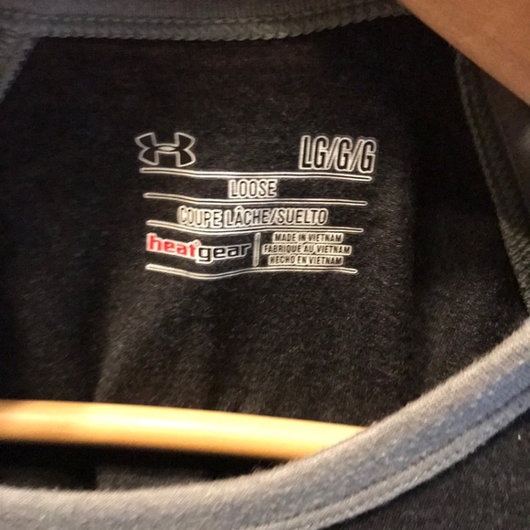 2 MENS UA LOOSE HEAT GEAR T SHIRTS. SIZE LARGE. - Picture 5 of 5